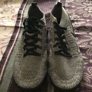 Men’s vapor air max like new black &white